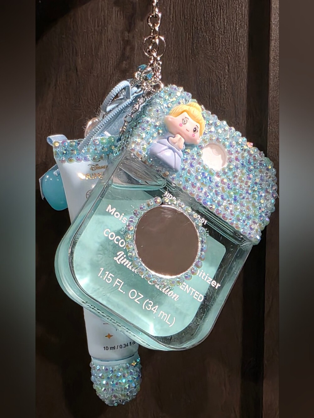 Handmade Cinderella Keychain Set - Picture 2 of 7